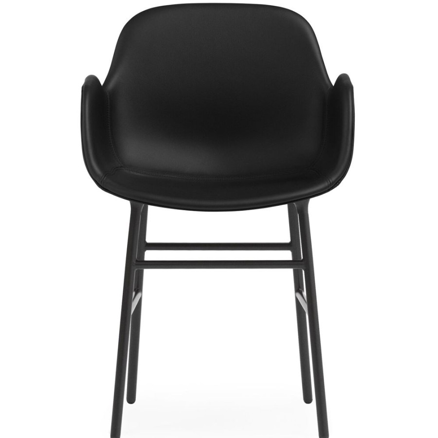 Mobler Normann Copenhagen Matstolar | Form Karmstol, Ultra Leather 41599 / Svart Stal