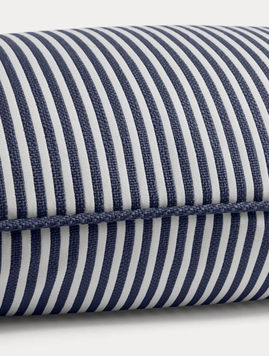 Textil DIYTI Utekuddar | Narrow Stripe Kudde 45X45 Cm, Marinbla