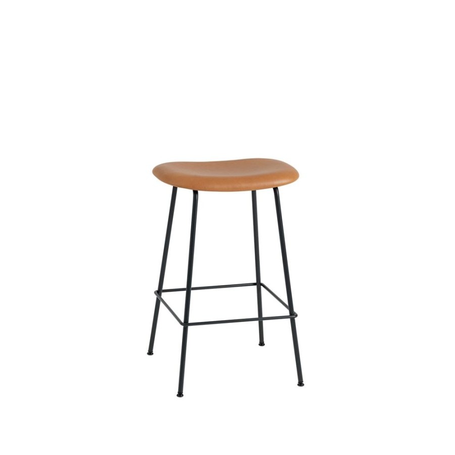 Mobler Muuto Barstolar | Fiber Tube Bar Stool, Konjak Lader/Svart