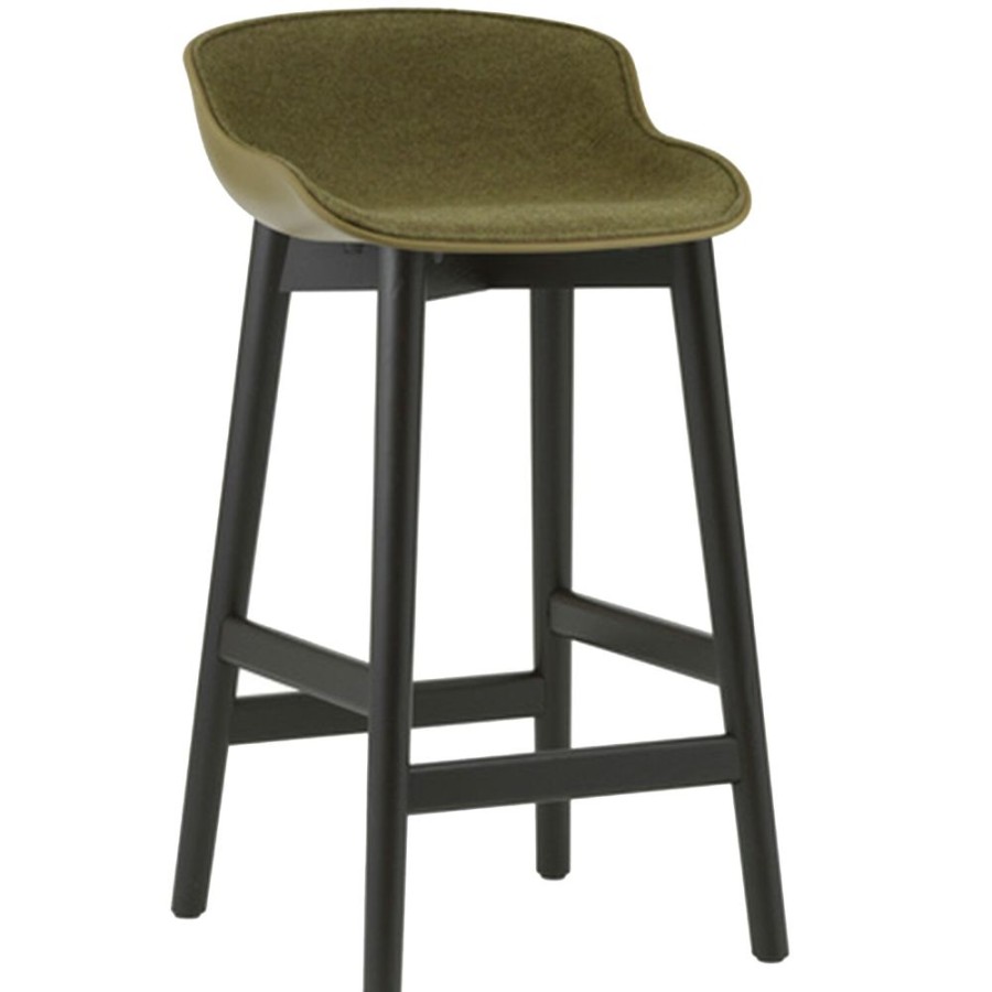 Mobler Normann Copenhagen Barstolar | Hyg Barstol 65 Cm, Kladd Framsida, Oliv / Svart Ek