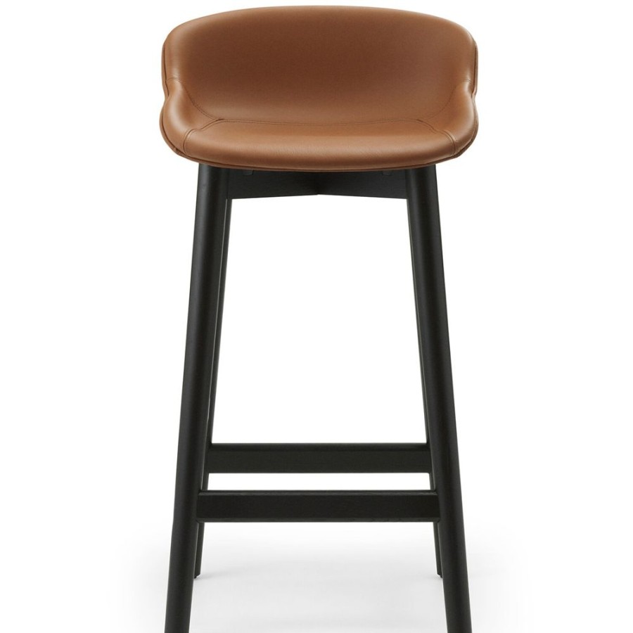 Mobler Normann Copenhagen Barstolar | Hyg Barstol 65 Cm, Brandy Lader / Svart Ek