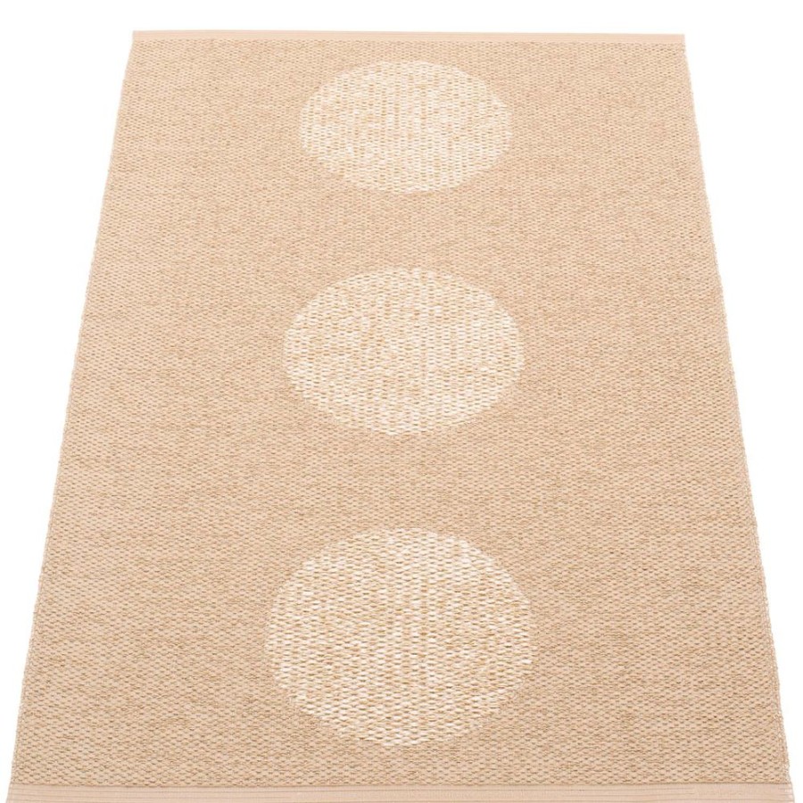 Mattor Pappelina Plastmattor | Vera 2.0 Matta Beige / Beige Metallic, 70X120 Cm